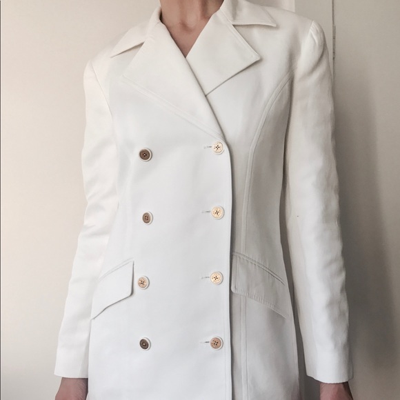 Wathne 2 piece white suit with skirt size size 6 - Picture 1 of 8